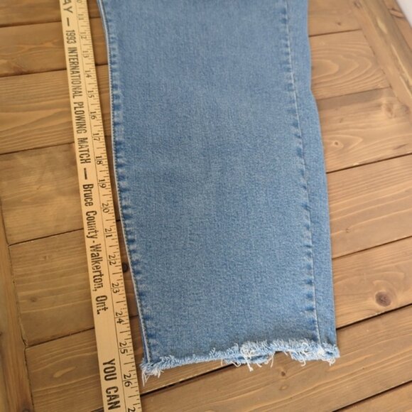 Levi’s Wedgie Skinny Jeans Raw Hem Button Fly - Picture 10 of 15